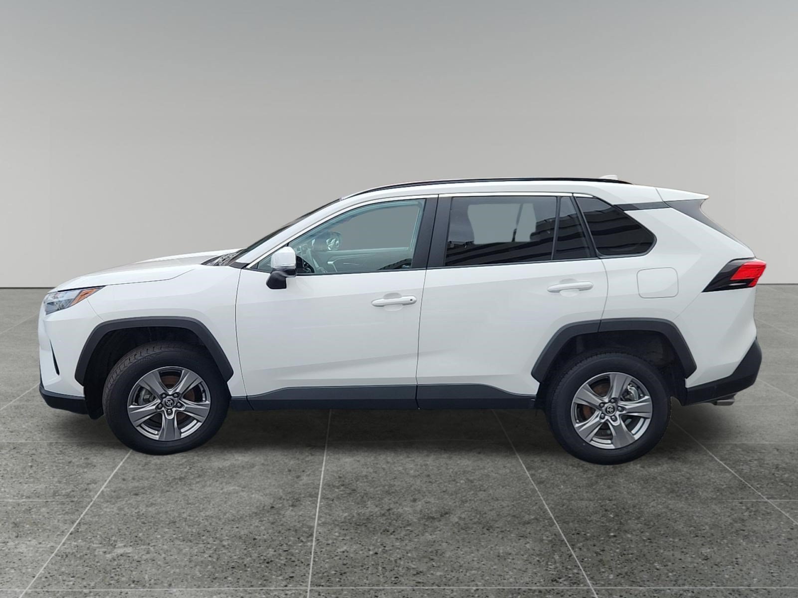 Certified Used 2024 Ice Cap Toyota XLE image 4