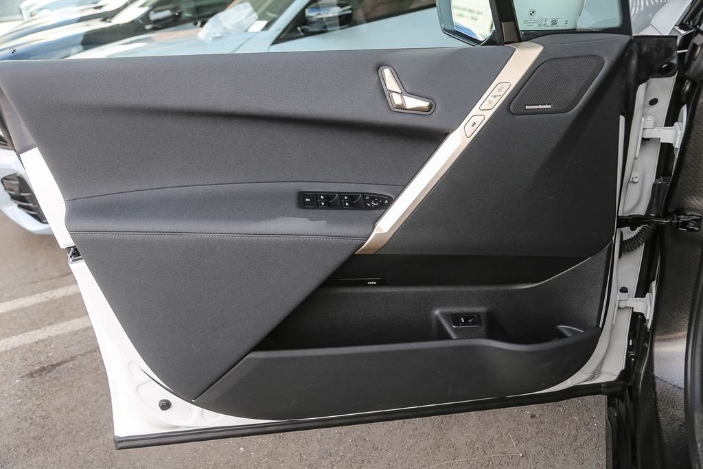 2025 BMW iX 50 - Photo 17