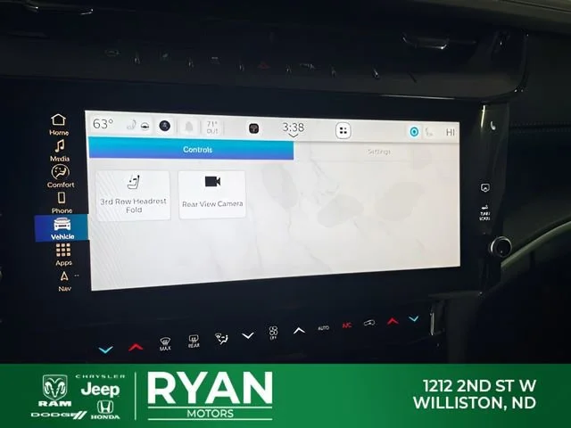 New 2026 White/off-white Jeep Laredo image 21