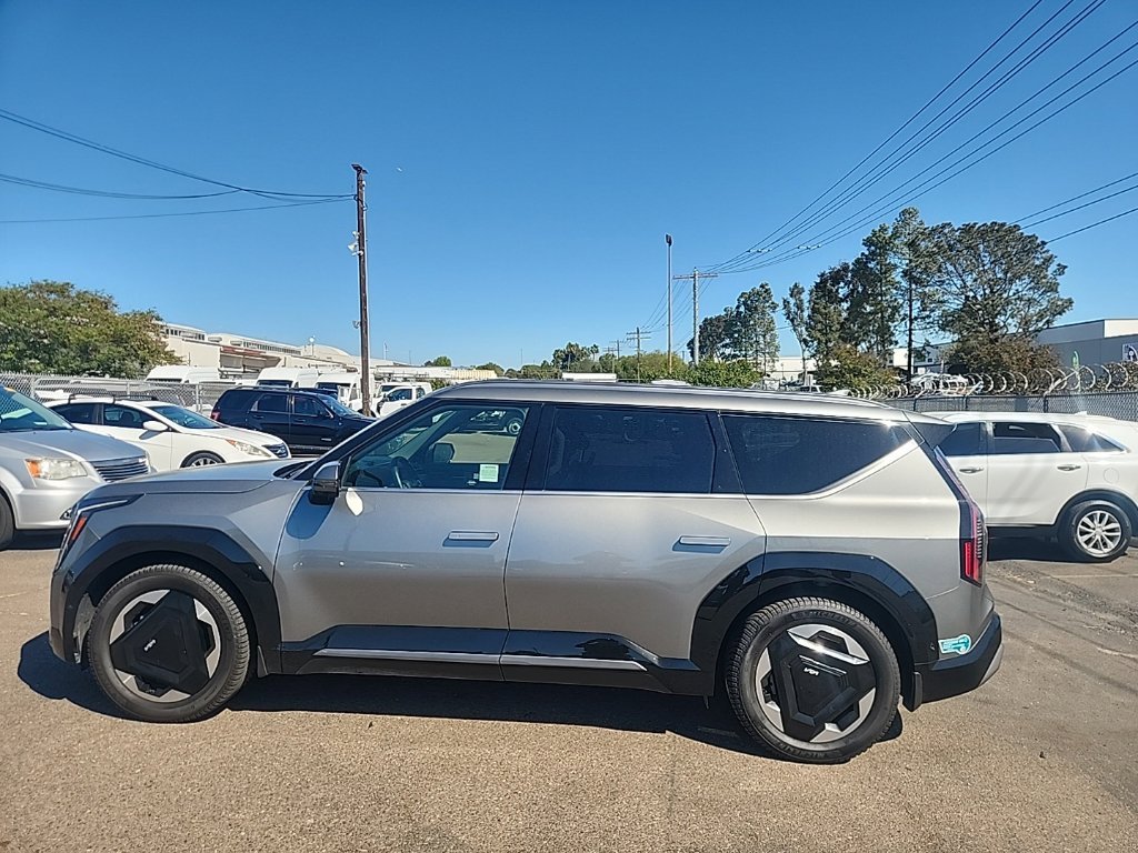 Certified Used 2024 Pebble Kia Land image 10
