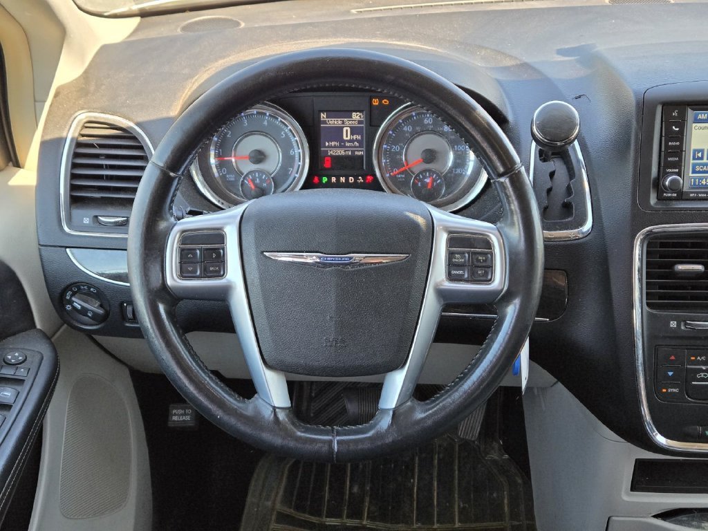 Used 2011 Silver Chrysler Touring image 16