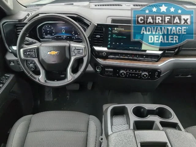 2025 Chevrolet Silverado 1500 LT - Photo 4