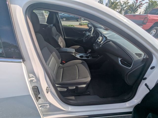 Used 2025 White Chevrolet LT image 13