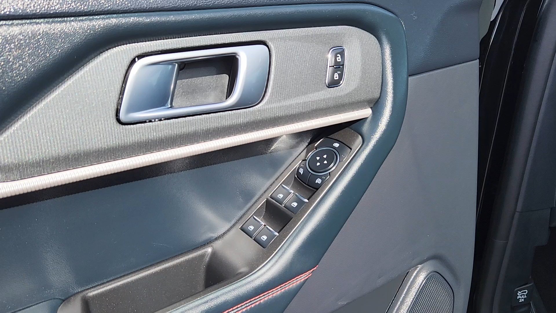 Used 2025 Black Metallic Ford ST-Line image 7