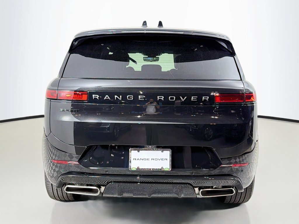 New 2027 Santorini Black Land Rover Dynamic SE P400 image 6