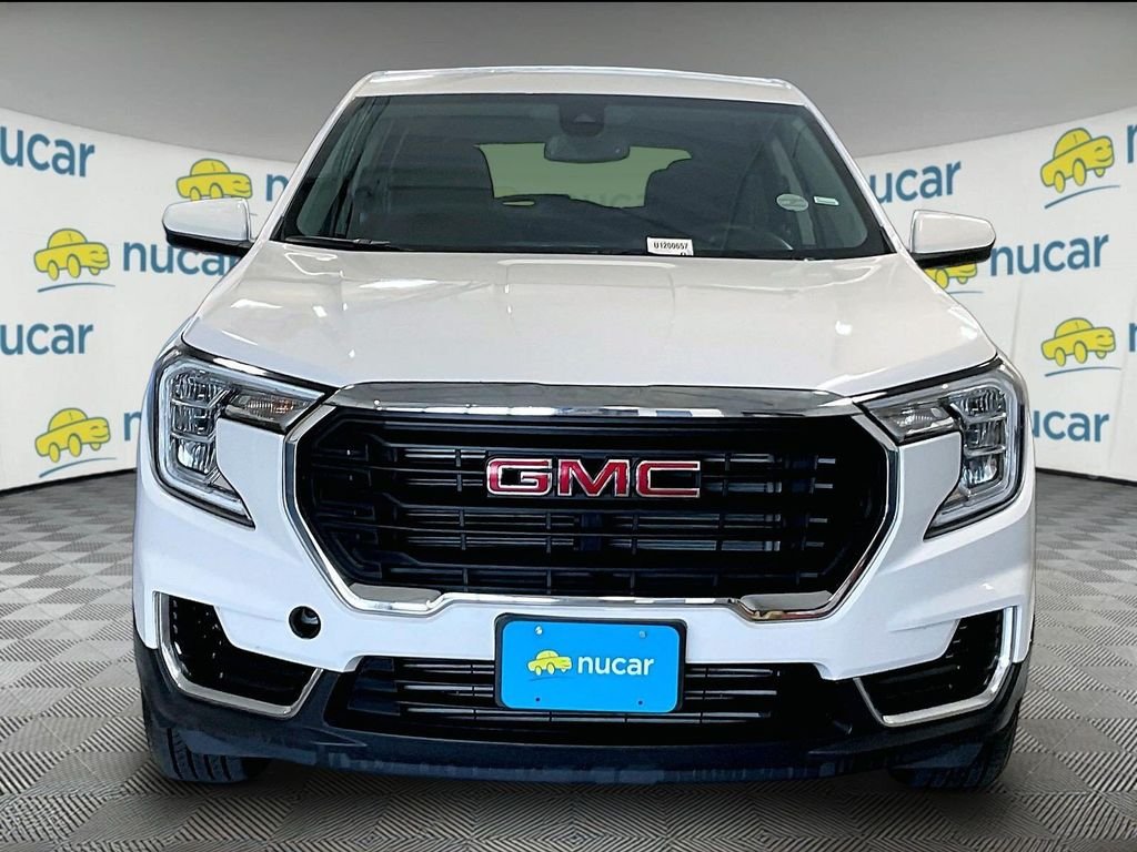 Used 2024 White GMC SLE image 2