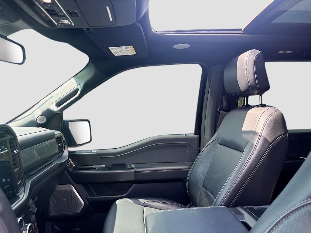 Used 2024  Ford Lariat image 39