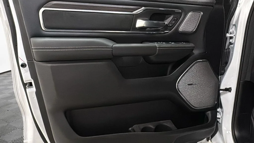 2026 RAM 1500 Laramie - Photo 25