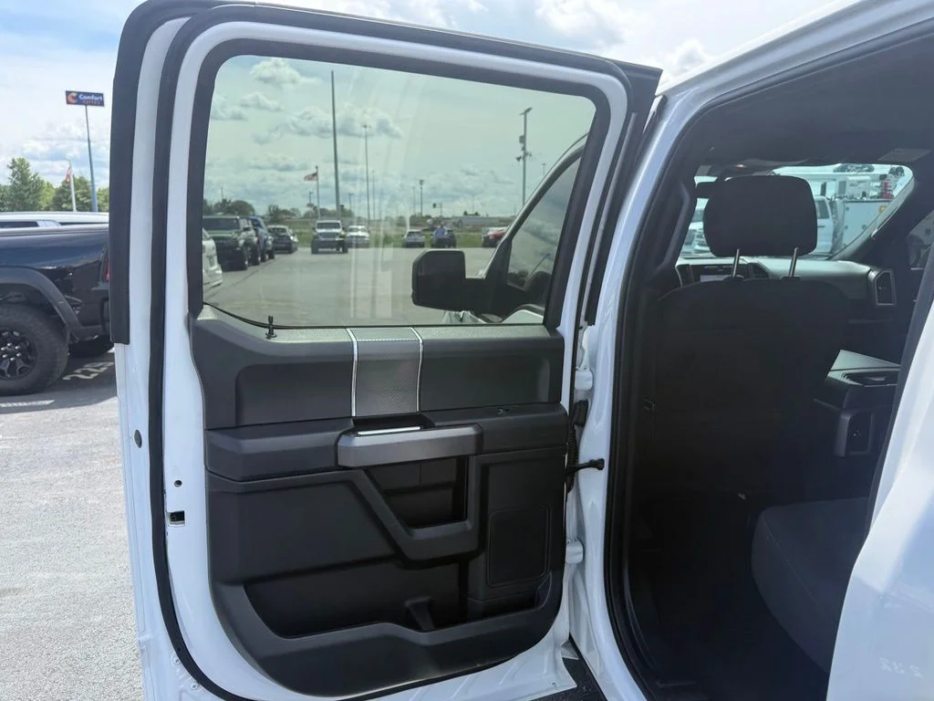 Used 2020 White Ford XLT image 37