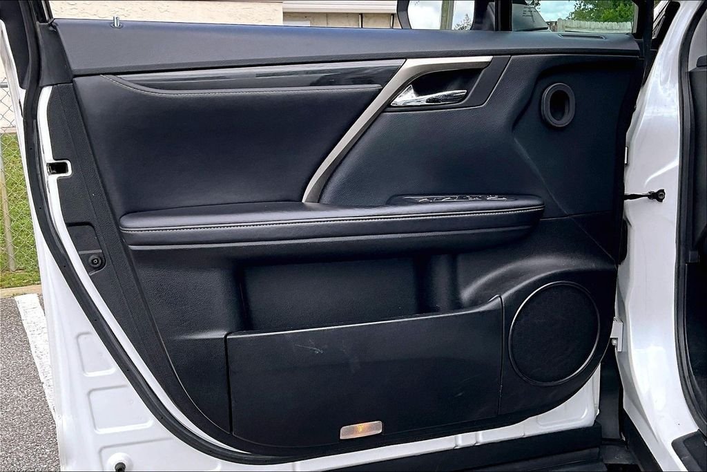 Used 2019 White Lexus 350 image 17