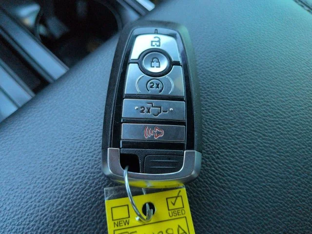 Used 2025 Black Metallic Ford XLT image 29