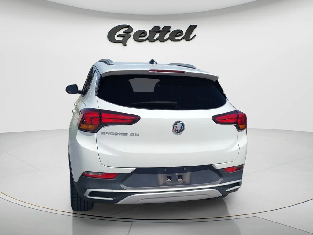 Used 2022 SUMMIT WHITE Buick Select image 4