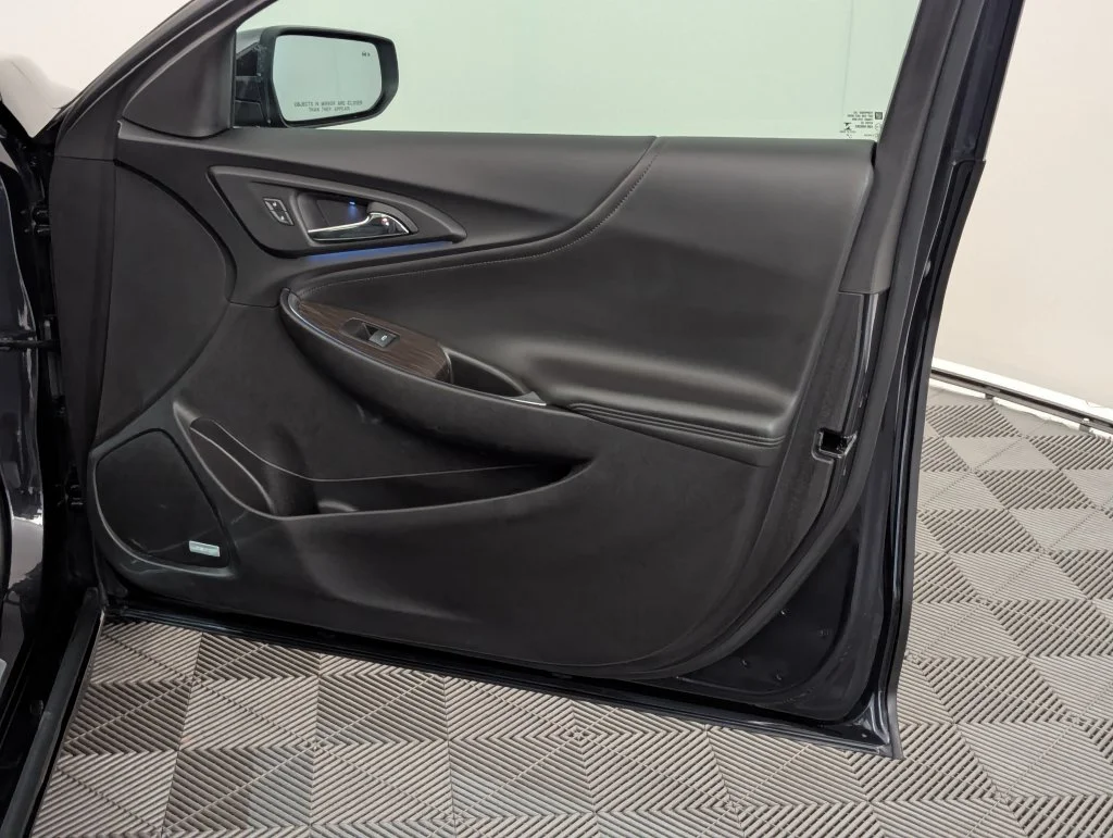 Used 2022 Gray Chevrolet Premier image 33