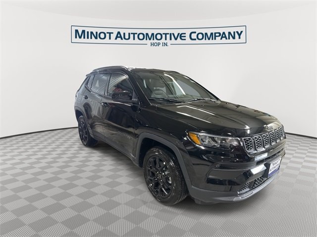 2026 Jeep Compass Latitude photo 2
