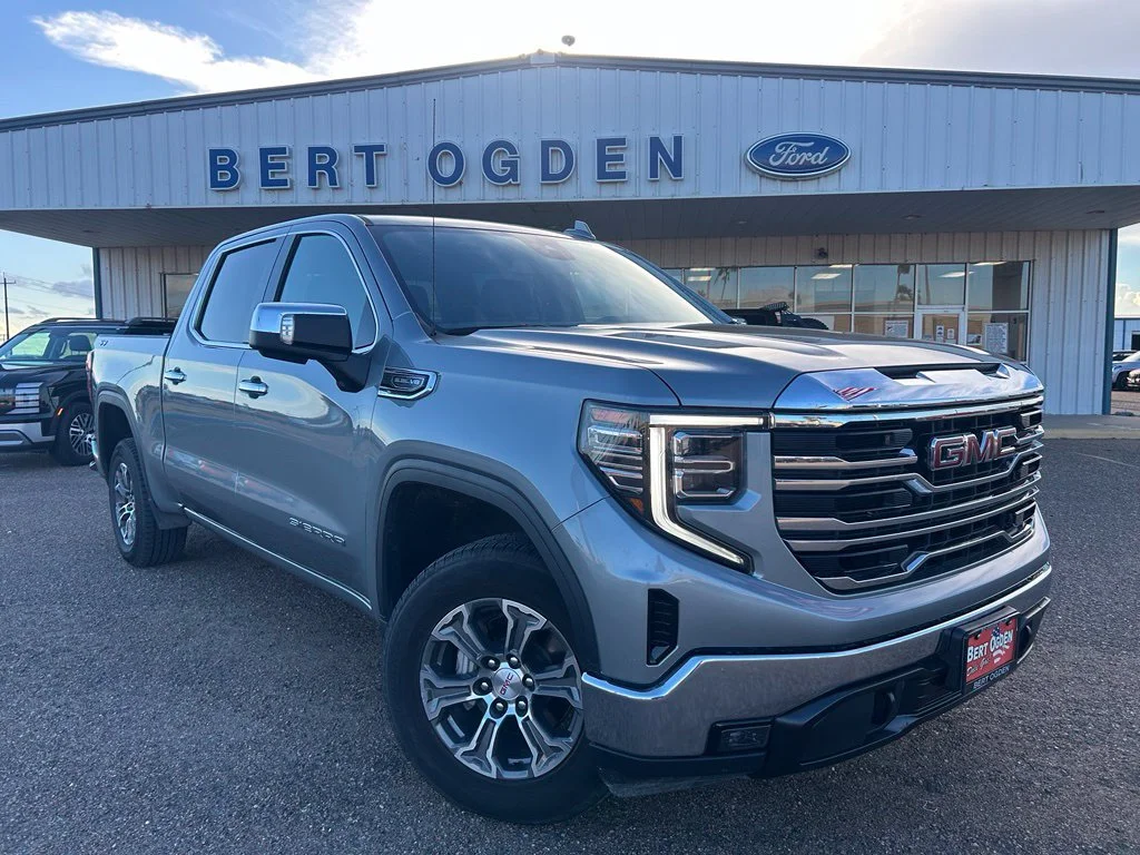 Used 2025 Silver GMC SLT image 1