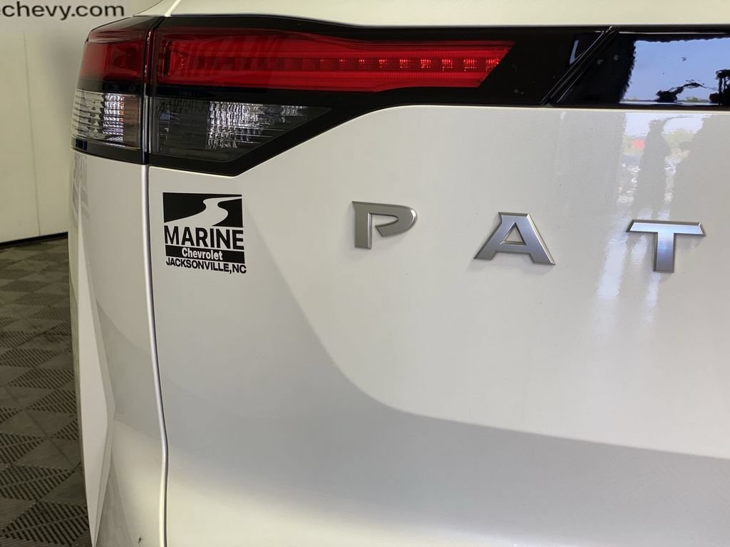 Used 2024 White Nissan SL image 39