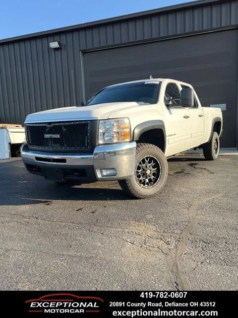 2009 Chevrolet Silverado HD 1LT 4WD Crew Cab SWB's photo