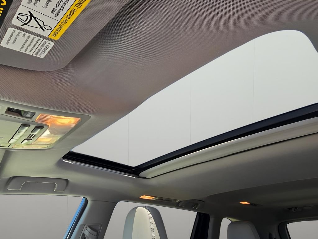 Used 2014 Shoreline Blue Pearl Toyota XLE image 22