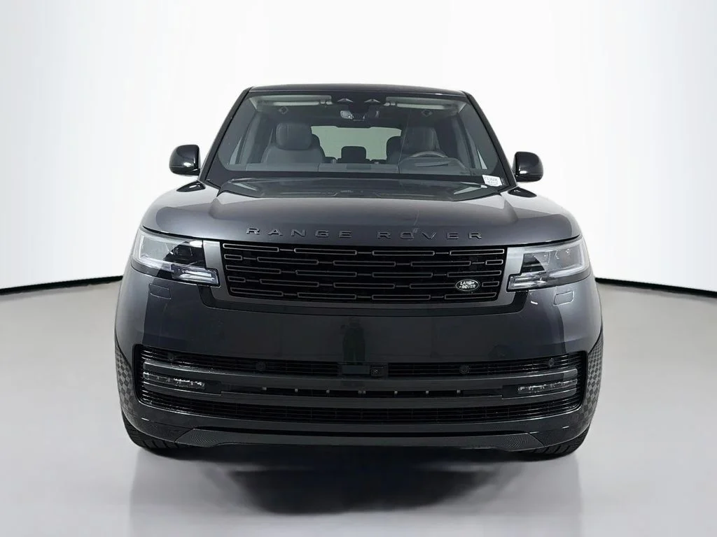New 2026 Carpathian Grey Land Rover SE image 2