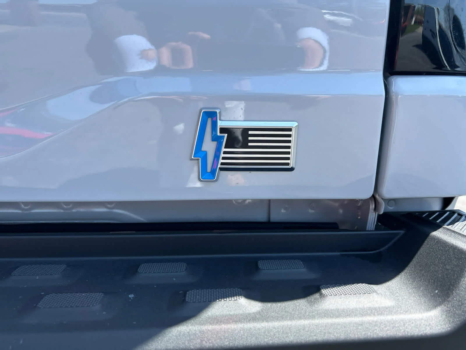 2025 Ford F-150 Lightning Flash - Photo 10