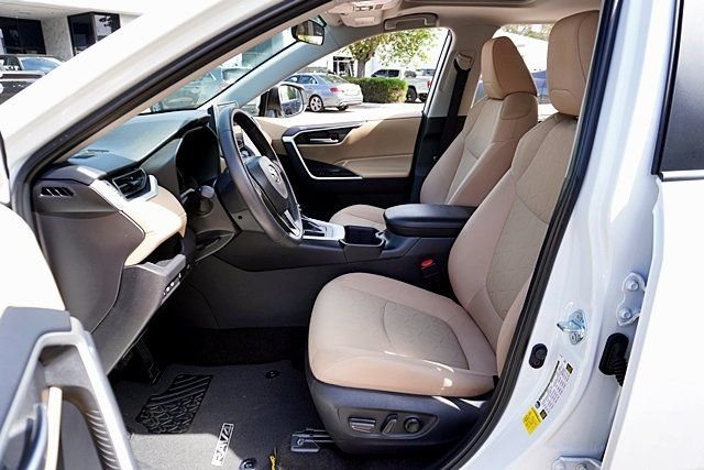 Used 2025 White Toyota XLE image 14