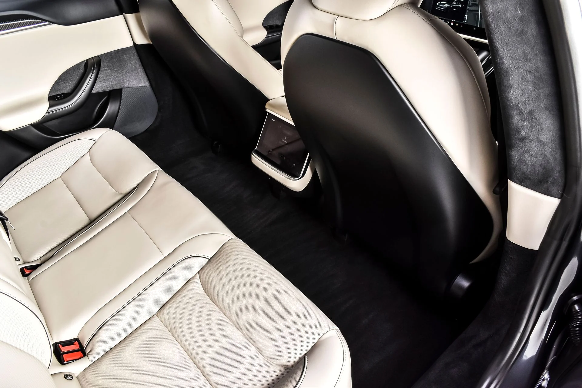 Used 2021 Midnight Silver Metallic Tesla Plaid image 20
