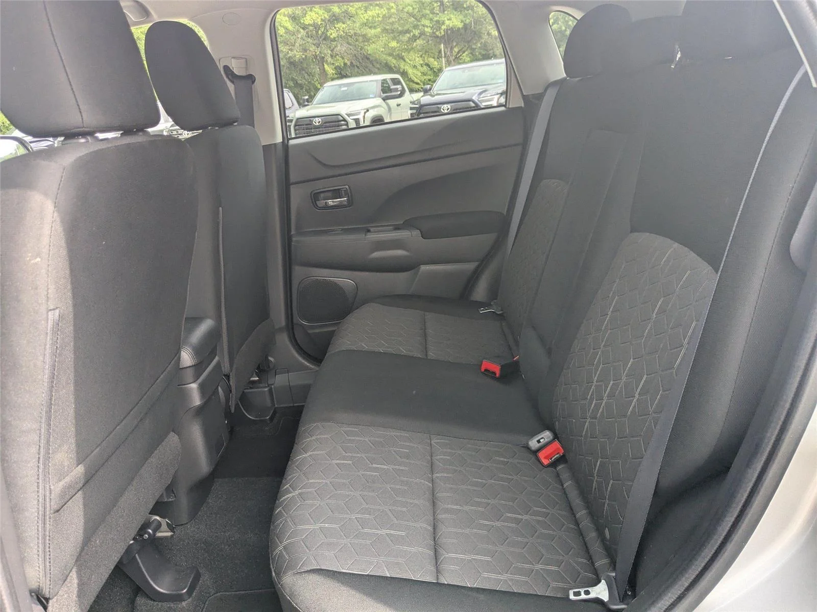 Used 2025  Mitsubishi S image 13