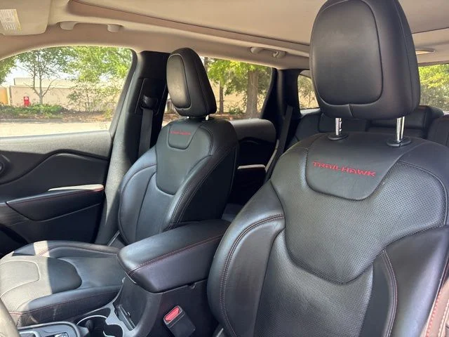 Used 2017 Gray Jeep Trailhawk image 10
