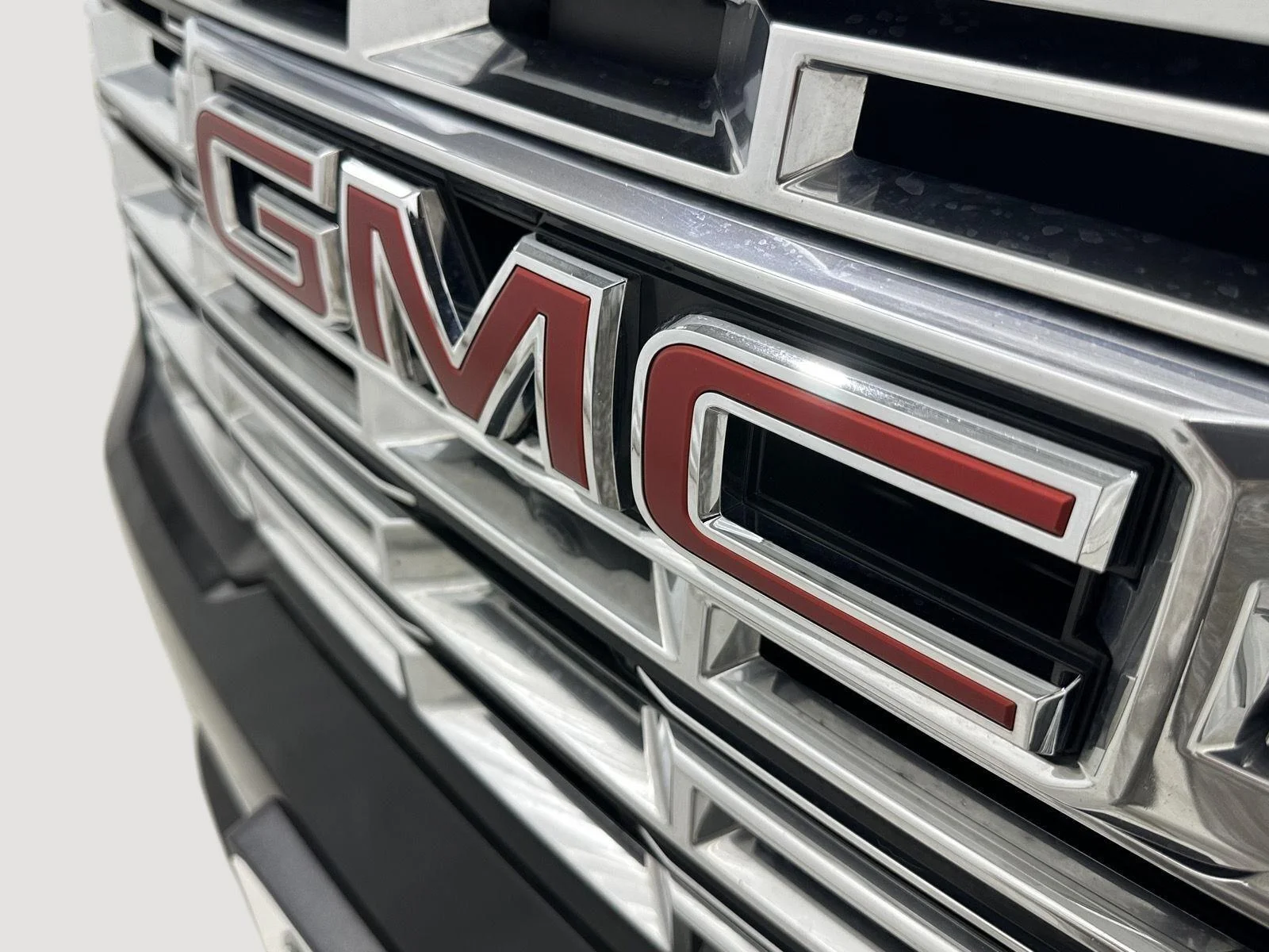 Used 2025 Ebony Twilight Metallic GMC Denali image 30