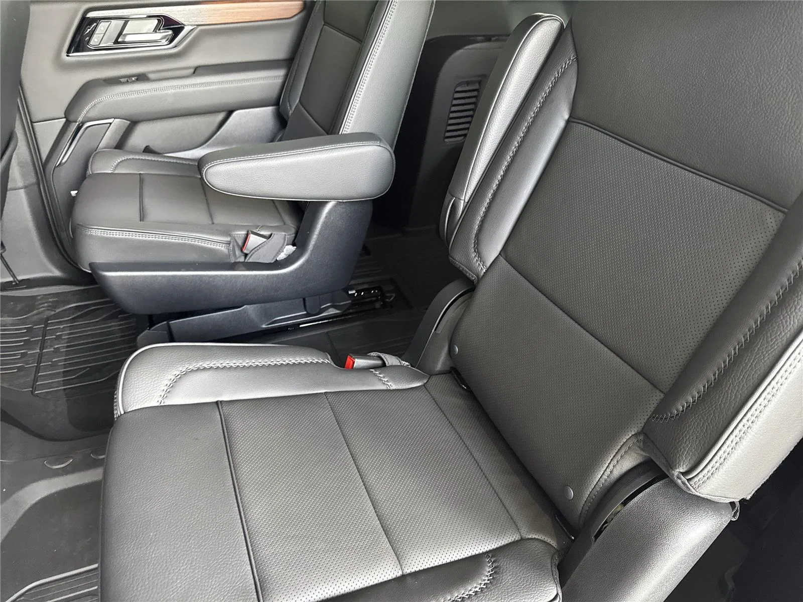 New 2026 Glacier White Tricoat GMC Denali image 31