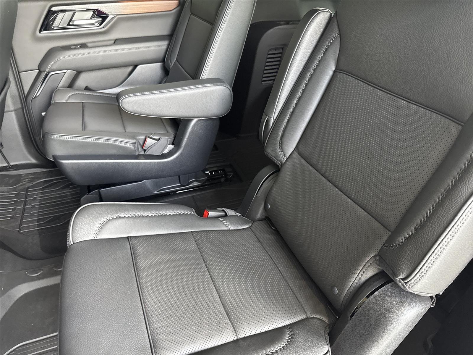 New 2026 Glacier White Tricoat GMC Denali image 31
