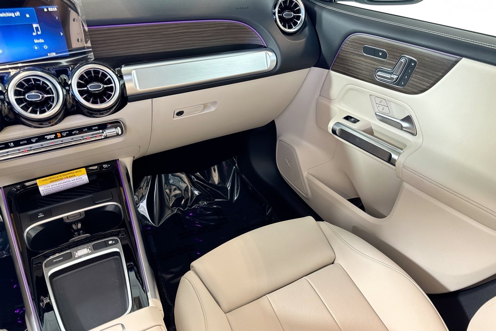 New 2026 Cirrus Silver Metallic Mercedes-Benz GLB 250 image 21