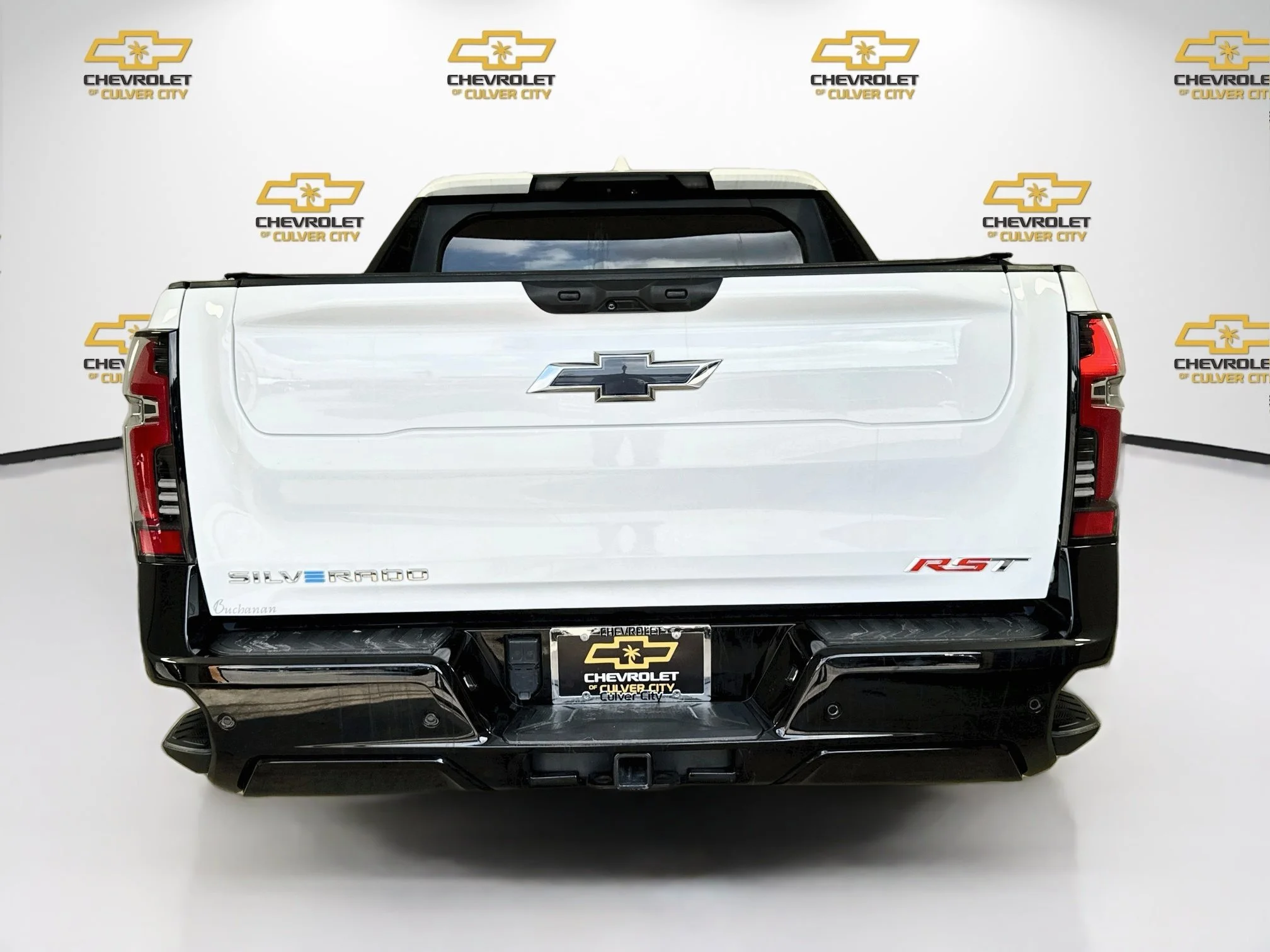 Used 2024 Summit White Chevrolet RST image 7