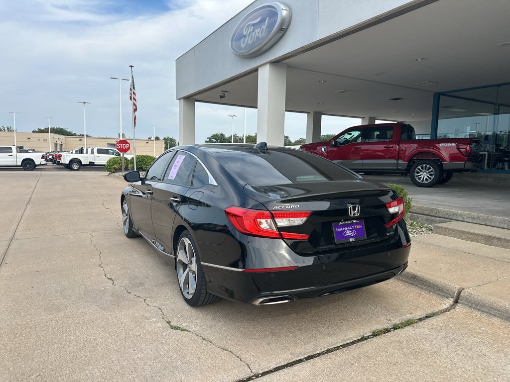 Used 2018 Crystal Black Pearl Honda Touring 1.5T image 11