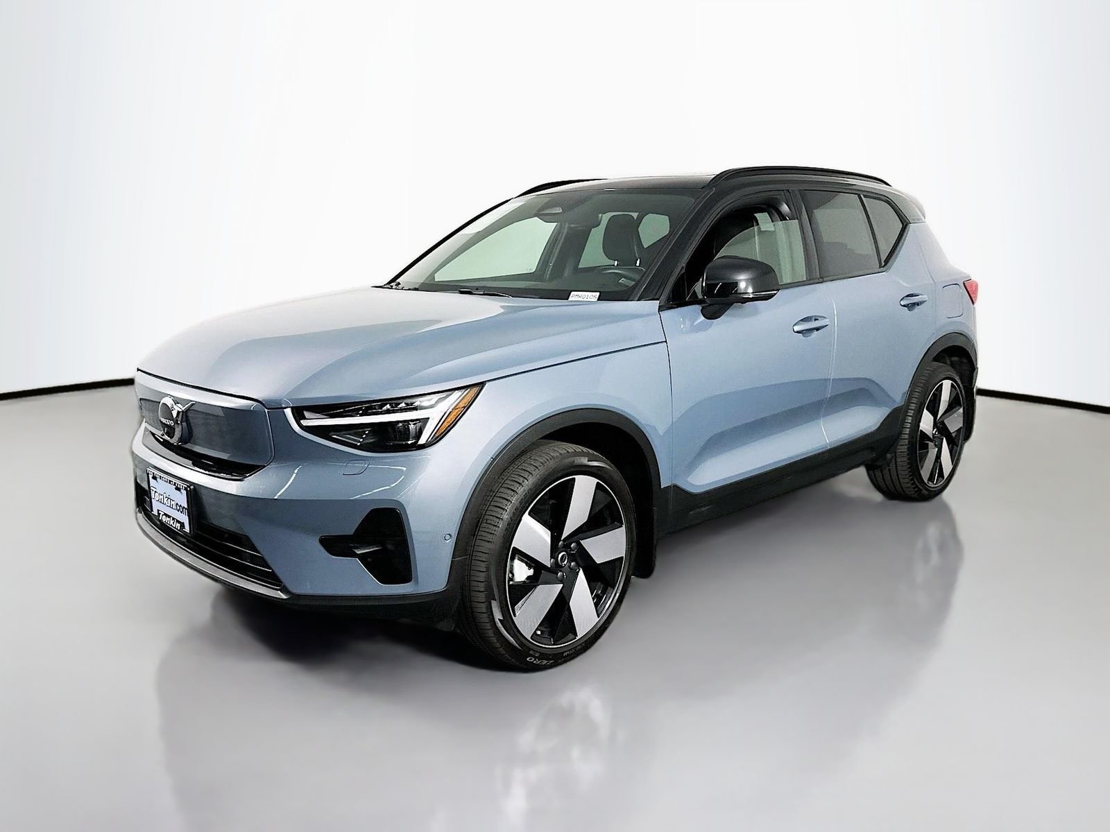 Used 2023 Gray Metallic Volvo Ultimate image 3