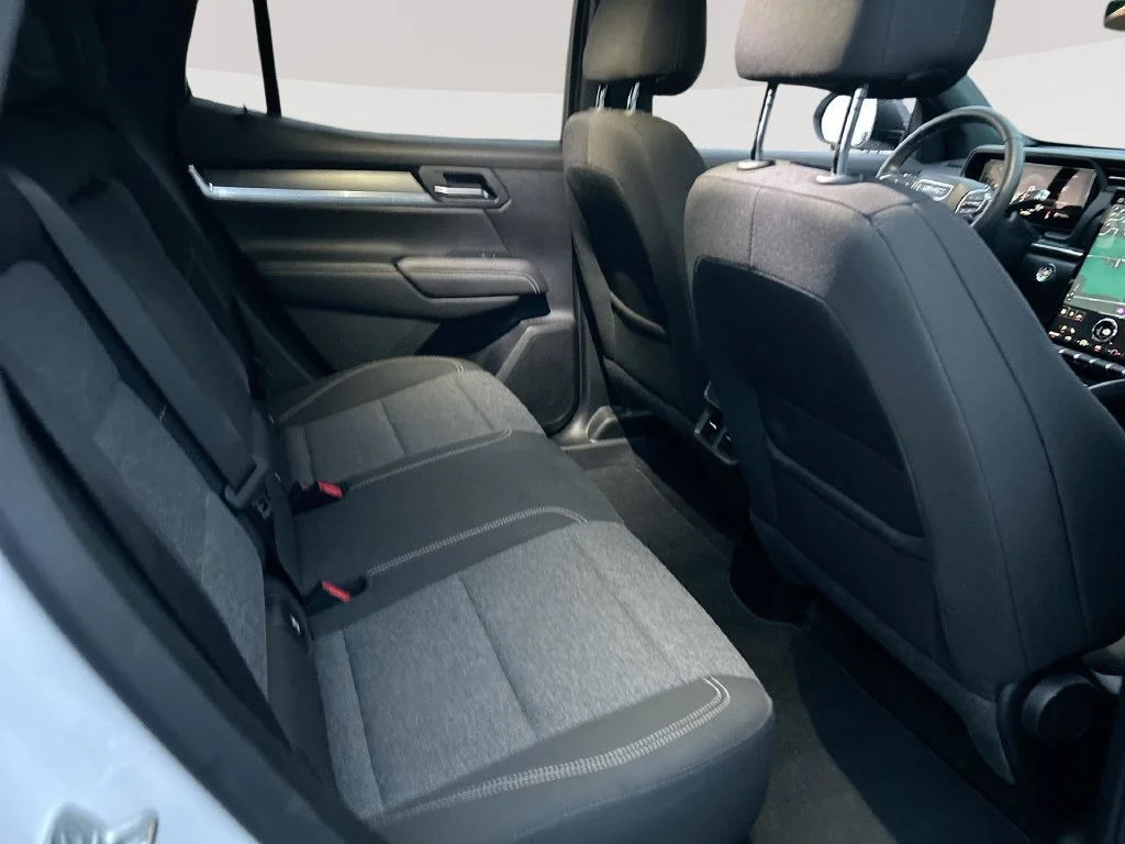 Used 2026 Summit White GMC Elevation image 27