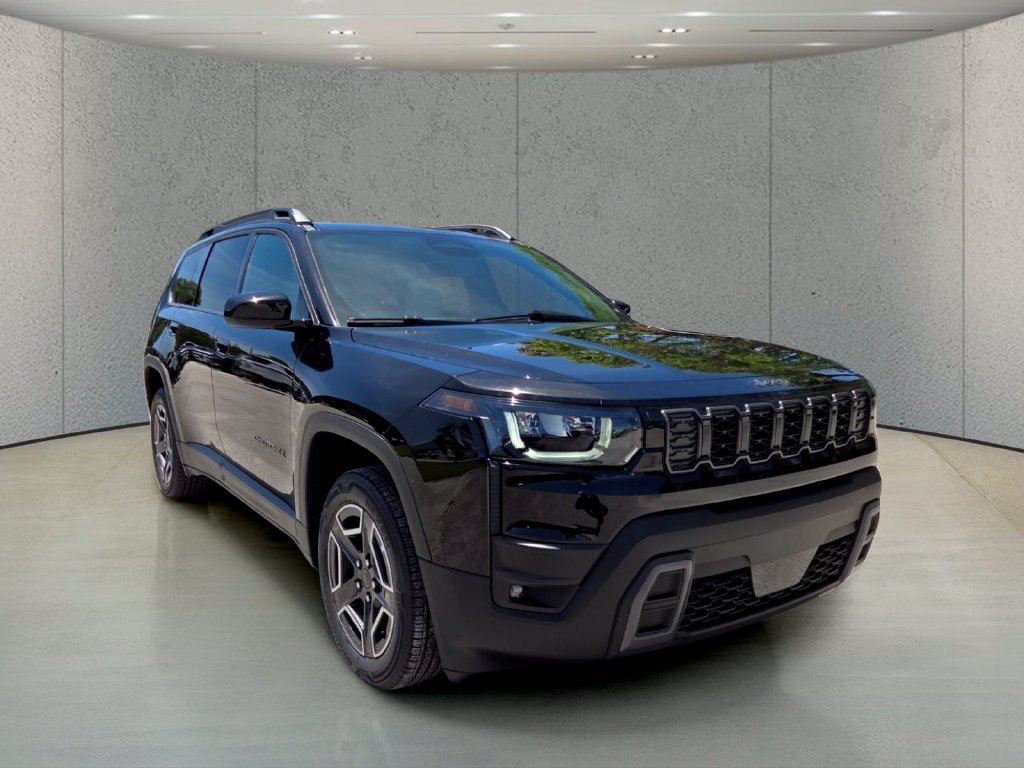 New 2026 Diamond Black Crystal Pearl-Coat Exterior Paint Jeep Laredo image 13