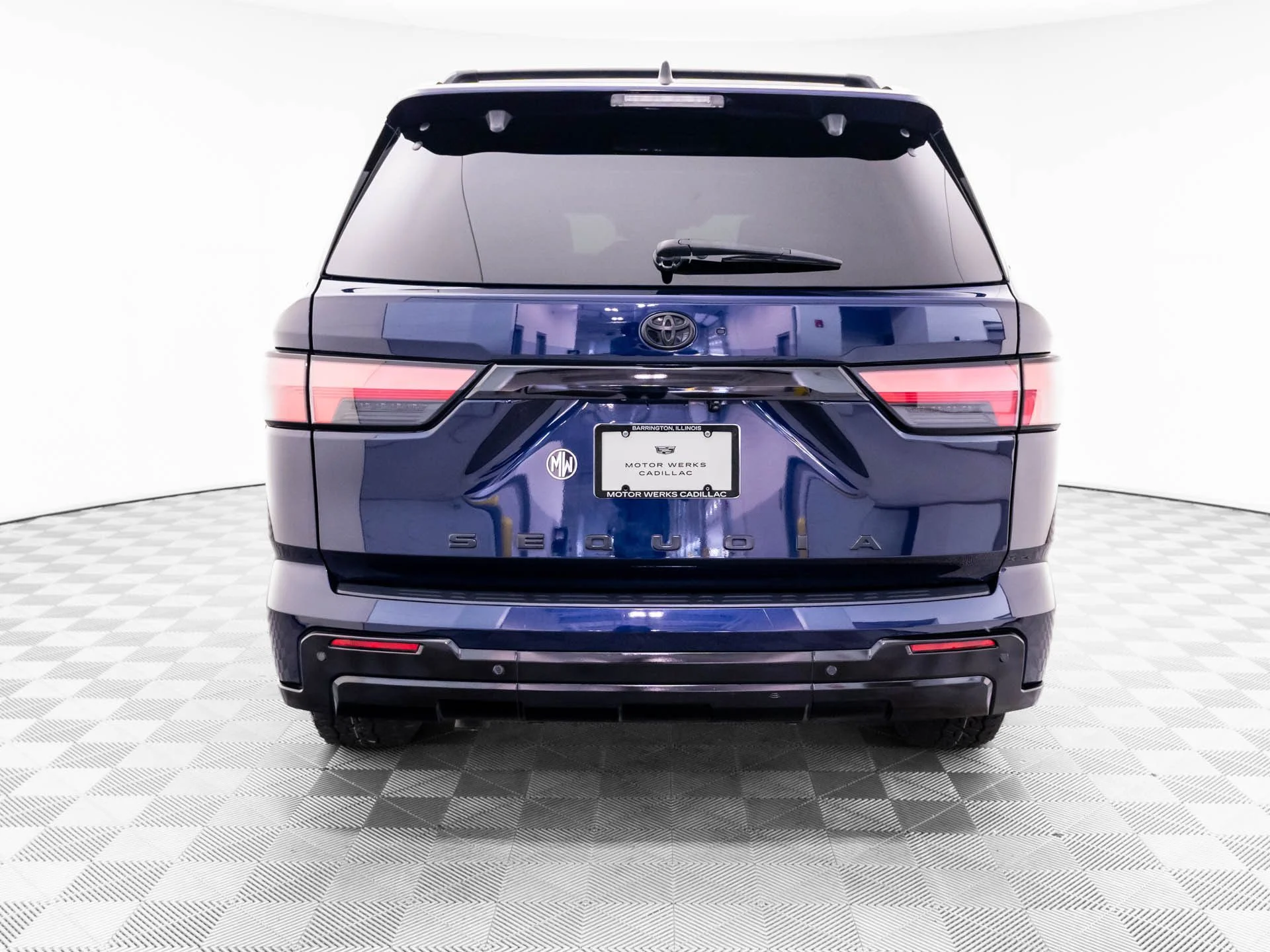 Used 2024  Toyota Platinum image 4