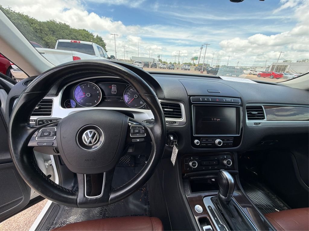 Used 2015 Pure White Volkswagen Lux image 31