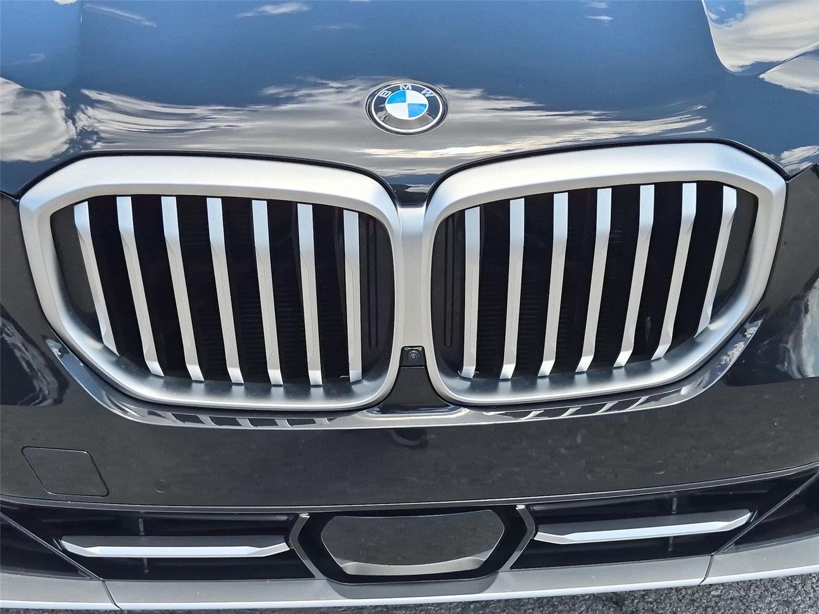 Used 2024 Black Sapphire Metallic BMW xDrive40i image 14