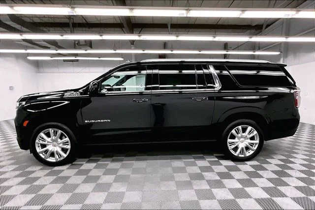 Used 2023 Black Chevrolet High Country image 14