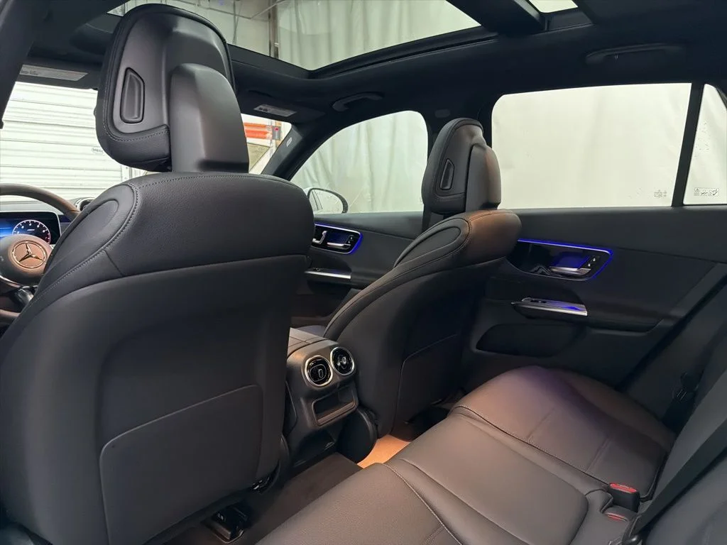 Used 2026 White Mercedes-Benz GLC 300 image 17