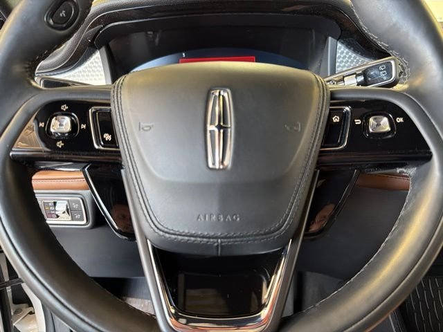 Used 2022 White Lincoln Grand Touring image 26