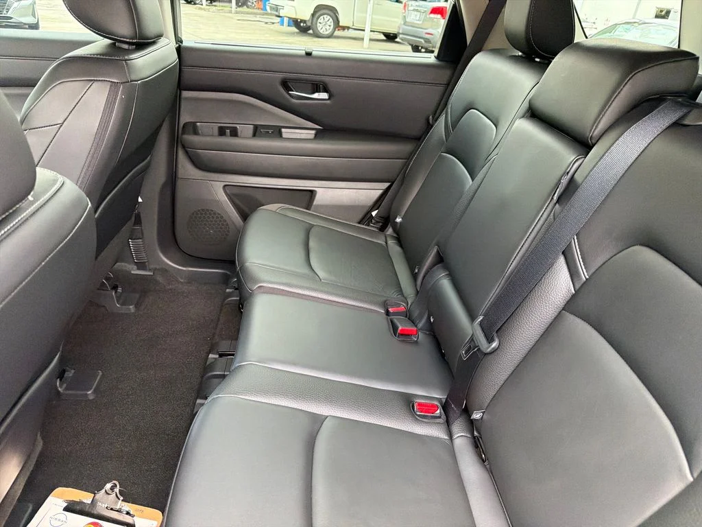 2023 Nissan Pathfinder SL - Photo 32