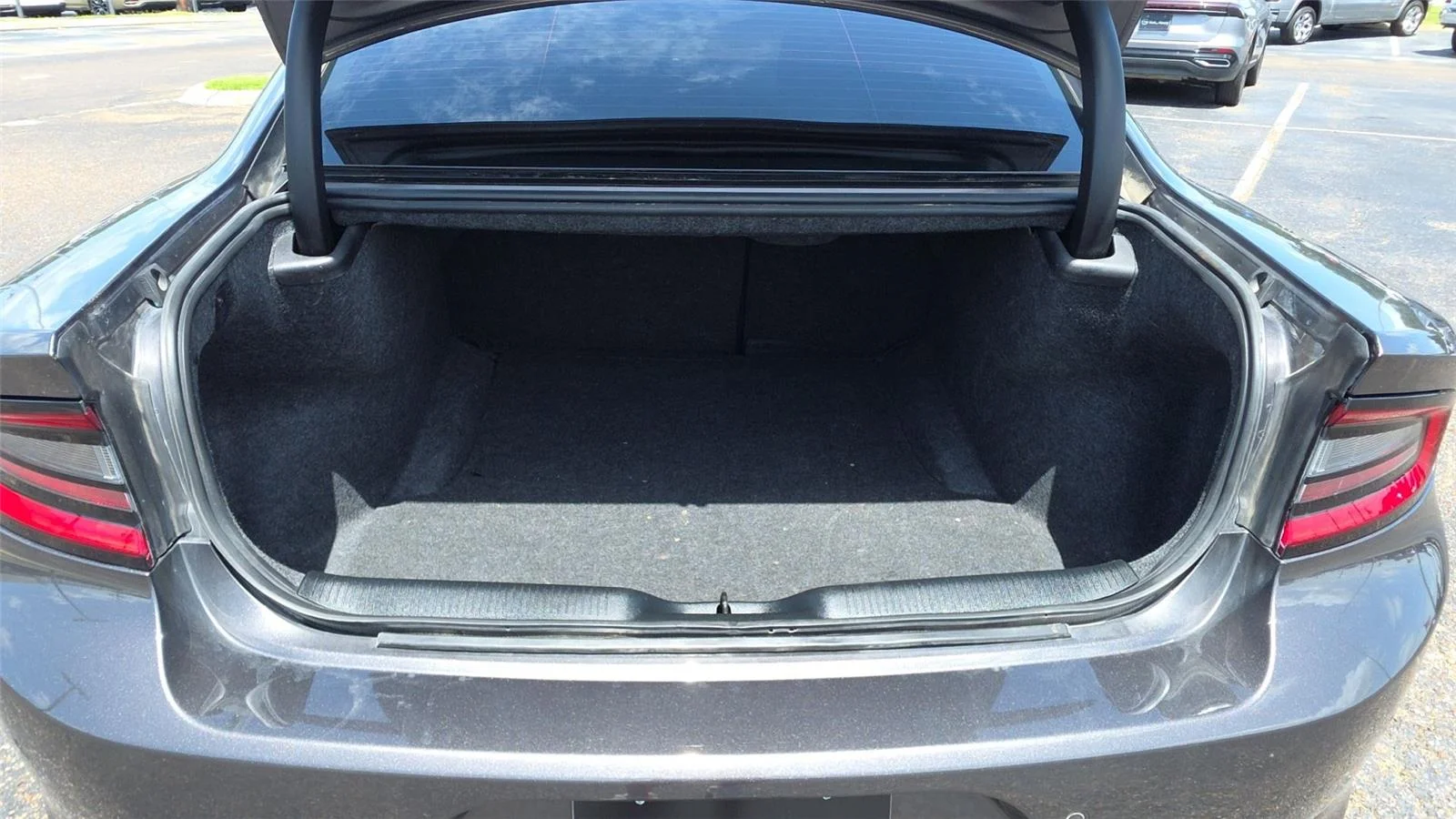 Used 2022 Granite Pearlcoat Dodge SXT image 33