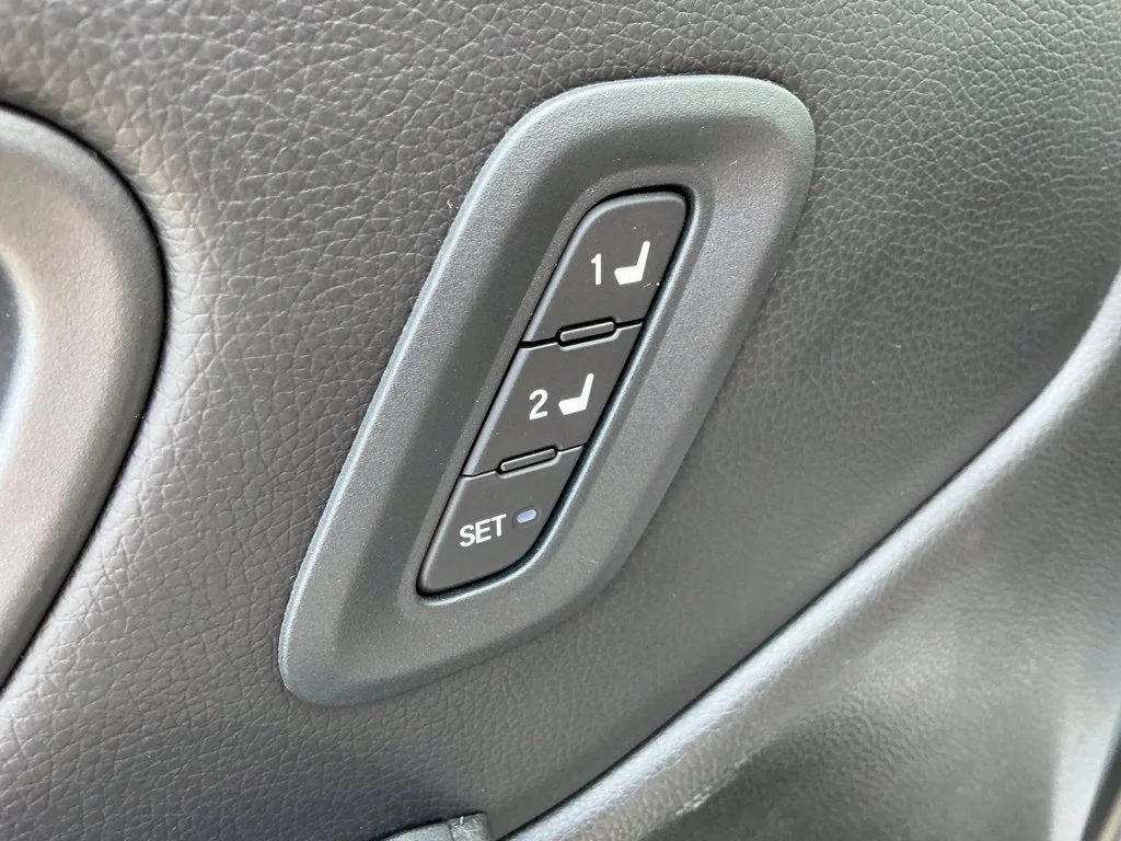 Used 2025  Honda Black Edition image 27