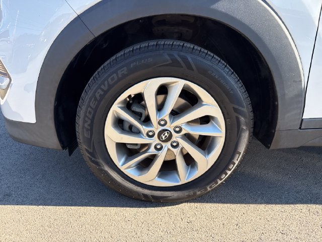Used 2016 White Hyundai SE image 10