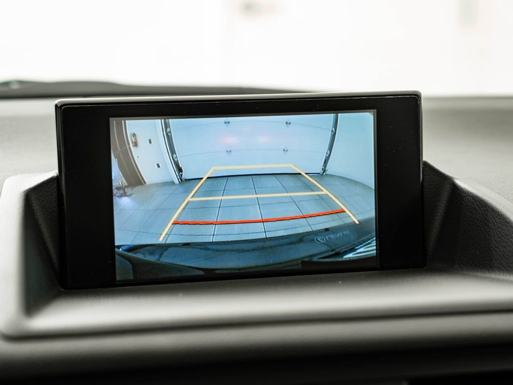 Used 2014 Pearl Lexus 200h image 32