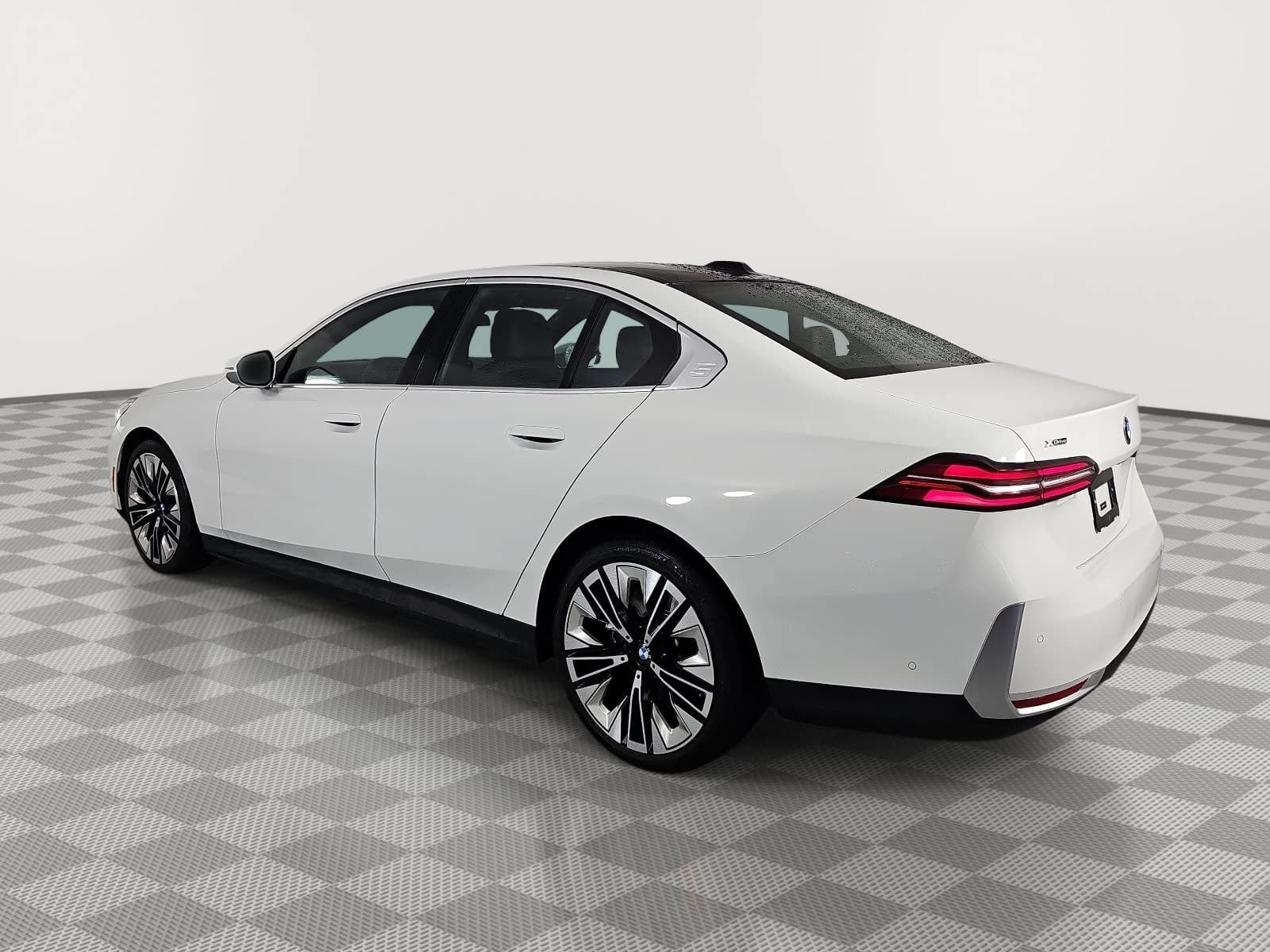 Used 2026 White BMW 540i xDrive image 6