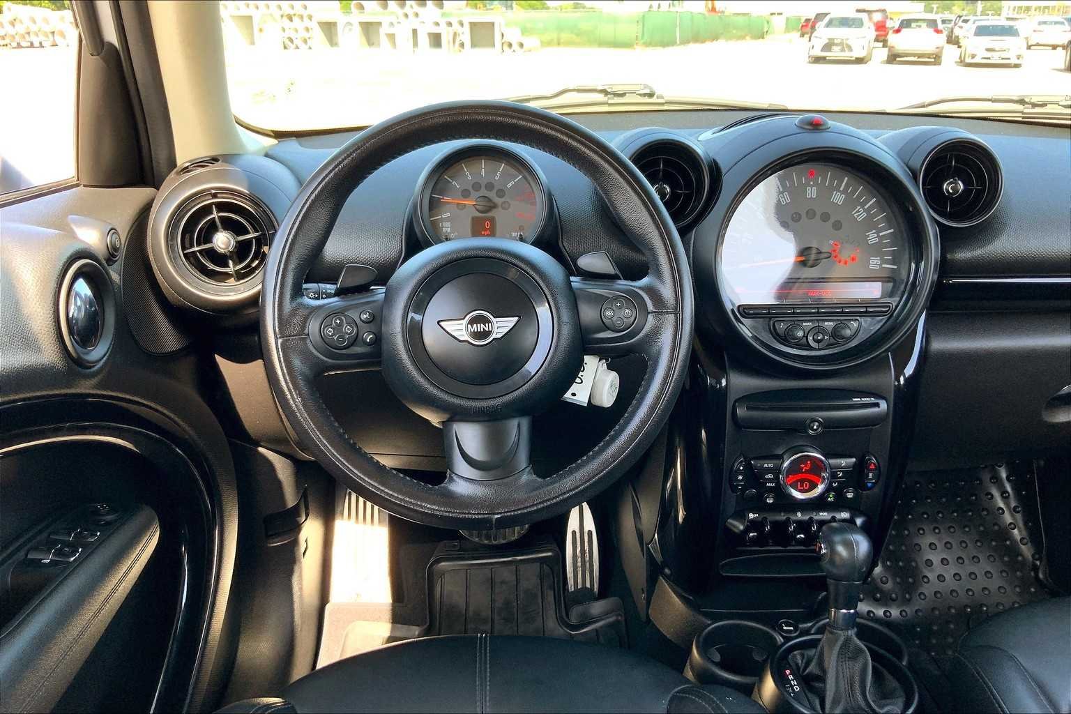 Used 2016 Light White MINI S image 6